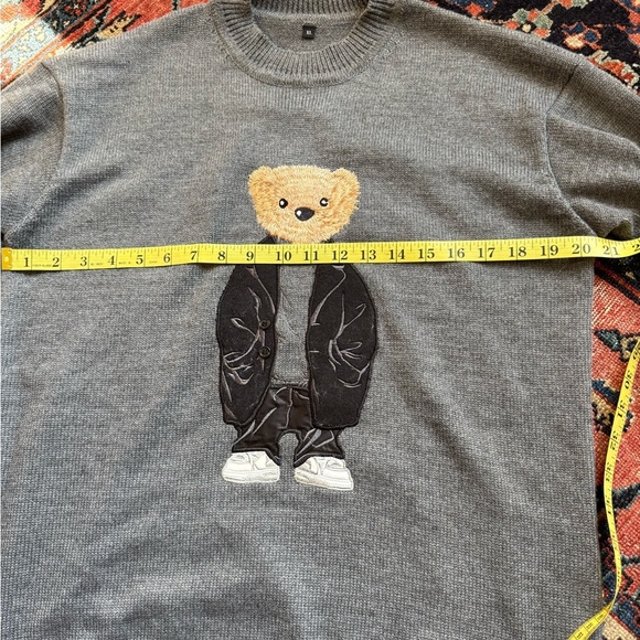 Men’s Gray Sweater With Cute Bear and Silver Chain Irregular SZ - Picture 3 of 8